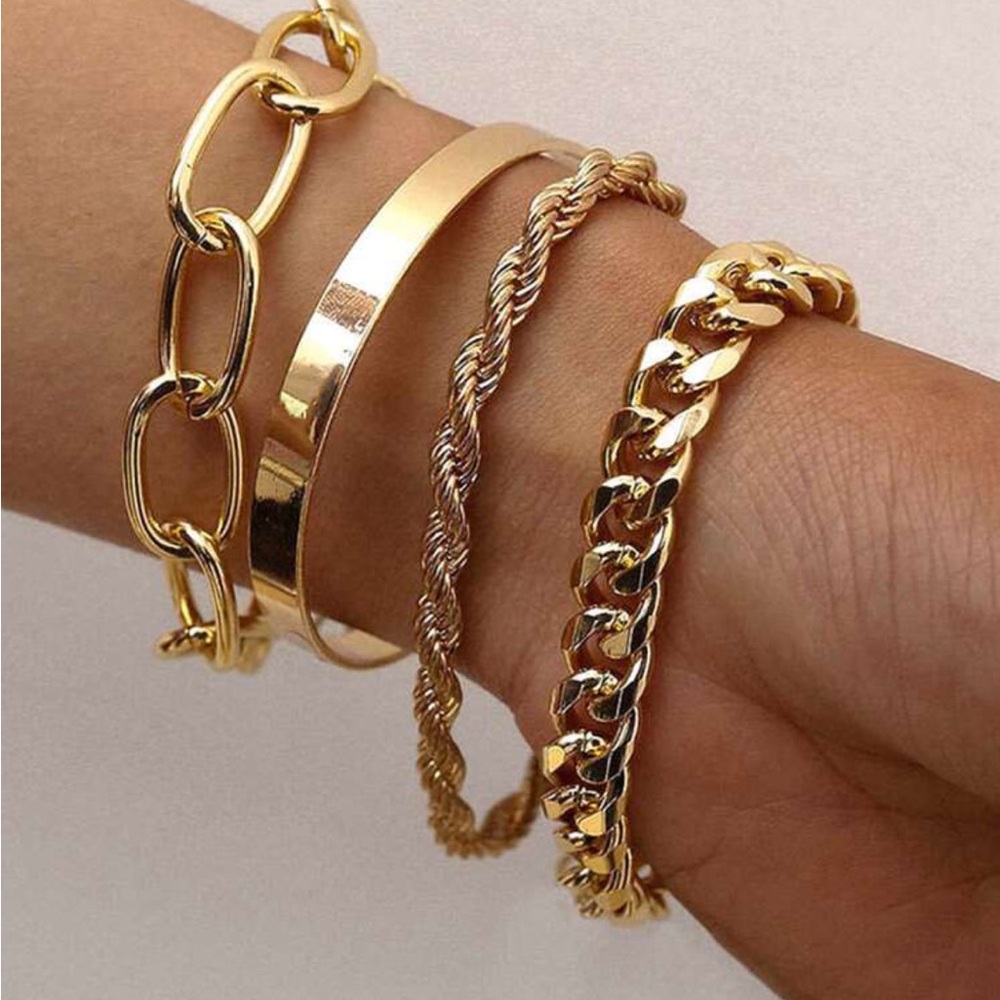 Stellar 4piece gold bracelet set🌙